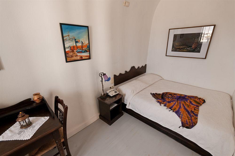 Cori Rigas Suites Fira  Ngoại thất bức ảnh