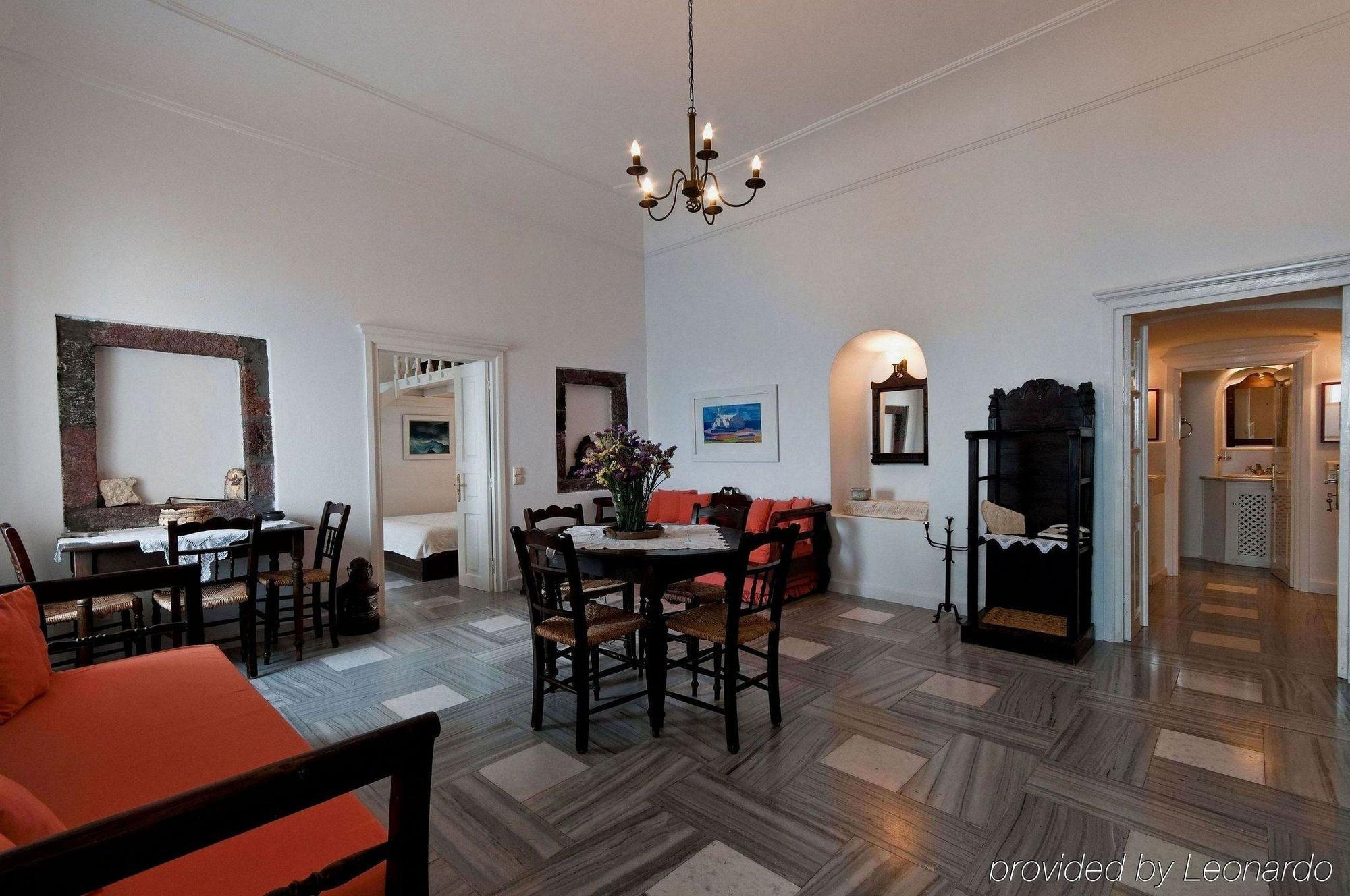 Cori Rigas Suites Fira  Phòng bức ảnh